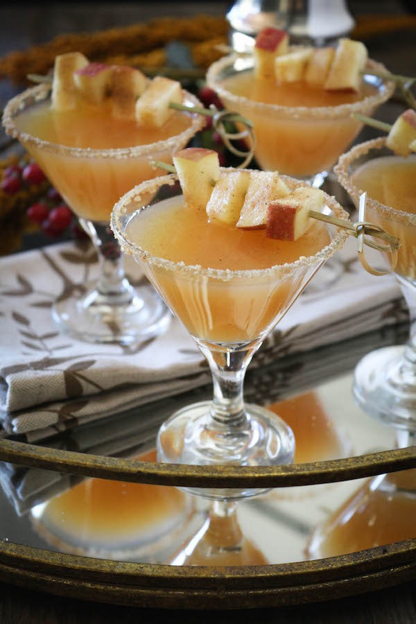 THIRSTY THURSDAY: Thanksgiving Vanilla Bean Caramel Apple Cider Sparkling Cocktail